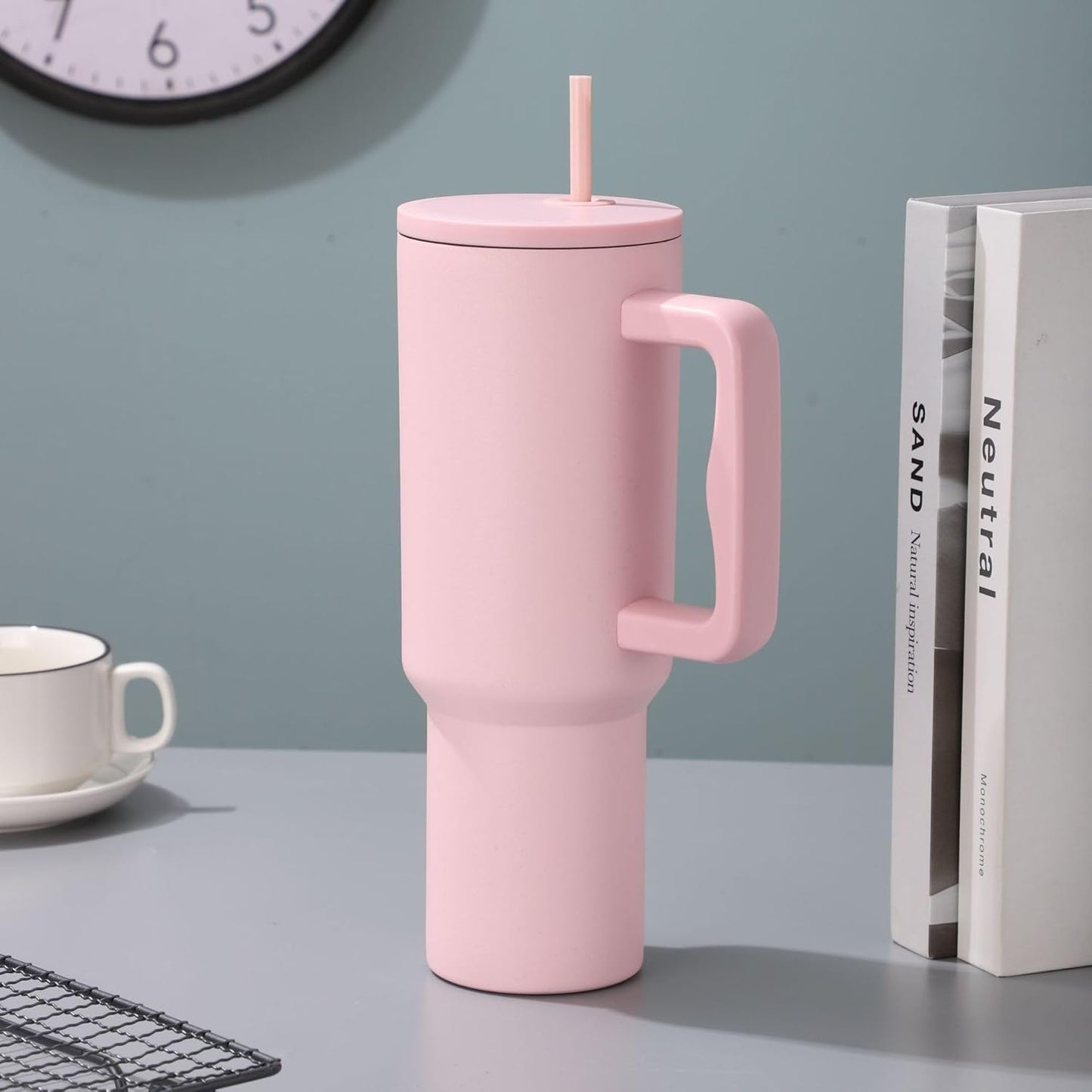 1200 ml Insulated Stainless Steel Tumbler with Handle & Straw 1200 ml Travel Tumbler – Hot & Cold, Cupholder Friendly